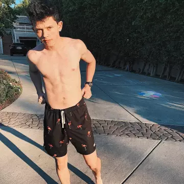 Flamingo trunks worn by Jacob Sartorius   on the Instagram account @jacob_sartorius_95 