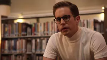 White turtleneck t-shirt worn by Payton Hobart (Ben Platt) as seen in The Politician (Season 1)