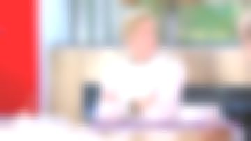 La chemise coton léger effet froissé,  broderies et plis plats de Anne-Élisabeth Lemoine dans C à Vous