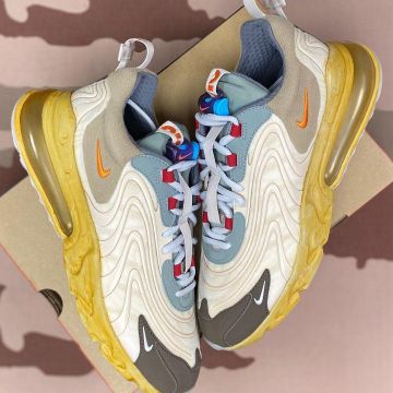 Las zapatillas Travis Scott Nike Air Max 270 en la cuenta de Instagram de @clockers_paris