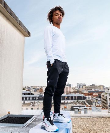 Sweatshirt Nike white worn by Gambi on his account Instagram @gambi