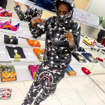 The pants Bape worn by Kodes on his account Instagram @kodes7binks