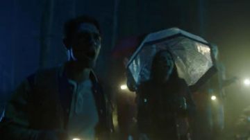 Le parapluie transparent de Veronica Lodge (Camila Mendes) dans la série Riverdale (Saison 4)