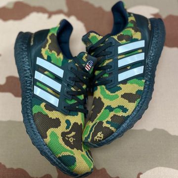 La paire de sneakers adidas Ultra Boost 4.0 Bape Camo sur le compte Instagram de @clockers_paris