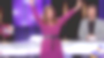 La robe courte portefeuille léopard  de Elisa Tovati dans Pop Show