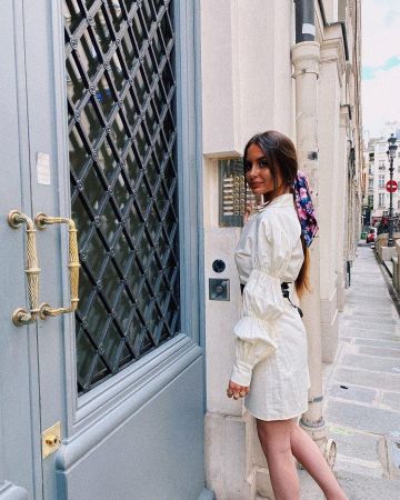 The white dress worn by Danae on his account Instagram @danae