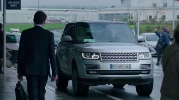 Range Rover Vogue voiture conduite par Ava (Jessica Chastain) comme on le voit en Ava