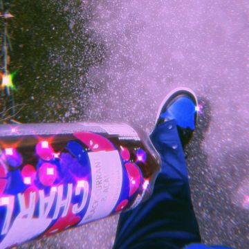 The pair of sneakers Nike Jordan 1 Mid Royal Blue on the account Instagram of @imh3llb0i