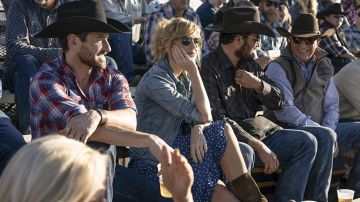 Les lunettes de soleil portées par Beth Dutton (Kelly Reilly) comme on le voit dans le Yellowstone (S03E01)