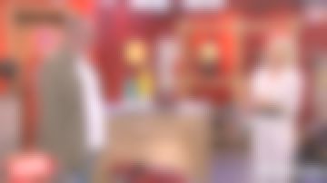 La combinaison droite imprimé chaîne de Sophie Davant dans Affaire conclue