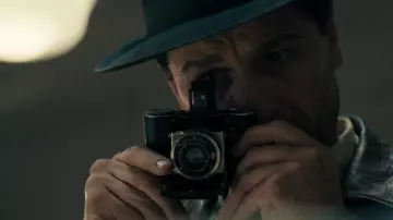 Kodak camera used by Perry Mason (Matthew Rhys) as seen in Perry Mason (S01E01)