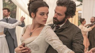 La bague portée par Adrienne Bourgès (Emma Mackey) dans Eiffel