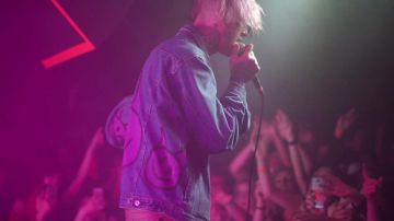 La chaqueta vaquera con emojis de demonios que lleva Lil Peep en su clip de Lil Jeep