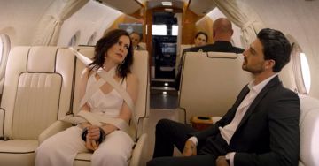 The camisole in white silk worn by Laura Biel (Anna-Maria Sieklucka) in the film 365 days 