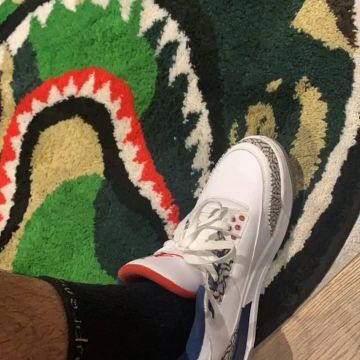 The pair of Nike Jordan 3 Retro True Blue account on the Instagram of @kays7xclv