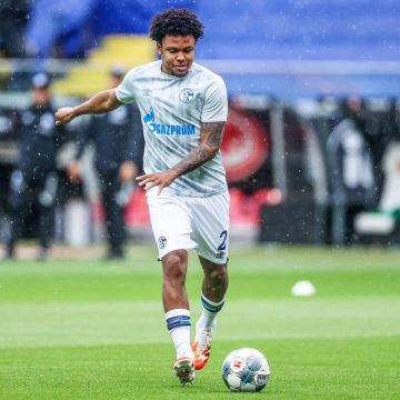Jersey Umbro Away 18/20 usado por Weston McKennie en la cuenta de Instagram de @s04
