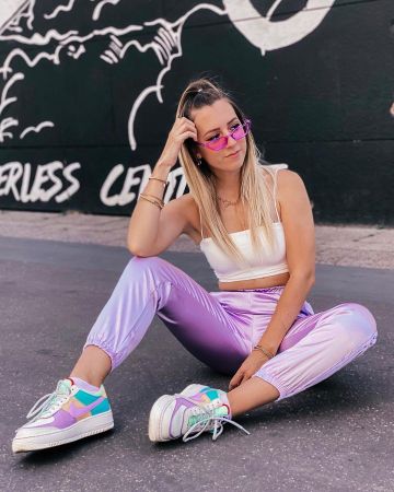 El crop top blanco que lució Laura R en su cuenta de Instagram @laura_r