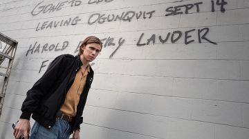 Chaqueta negra usada por Harold Lauder (Owen Teague) como se ve en The Stand (Temporada 1)