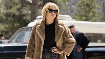 Black and yellow sunglasses worn by Band Manager (Zoë Kravitz) as seen in Viena and the Fantomes