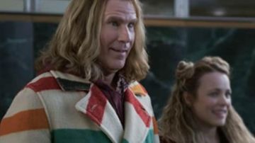 Abrigo de lana blanca a rayas multicolor usado por Lars Erickssong (Will Ferrell) en el Festival de la Canción de Eurovisión: La historia de la saga del fuego
