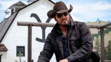 Sunglassss worn by Rip Wheeler (Cole Hauser) in Yellowstone (Season 3 Episode 1)