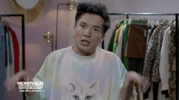 La sudadera corbata y el tinte de cabeza de gato que lució Nicolas Waldorf en el espectáculo Incroyable Transformations