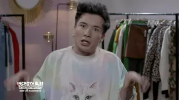 La sudadera corbata y el tinte de cabeza de gato que lució Nicolas Waldorf en el espectáculo Incroyable Transformations