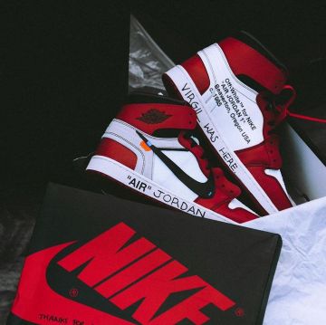 The pair of Nike Air Jordan 1 Chicago x Off-White Virgil Abloh on his account Instagram @virgilabloh 