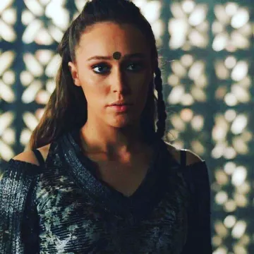 Top worn by Alycia Debnam-Carey as Lexa in The 100 on the Instagram account @natblida_16