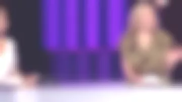 The combination of satin crepe de Caroline Vigneaux in the Pop Show