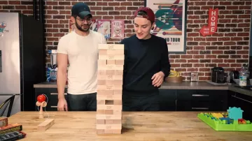 The game of Jenga to Fastgoodcuisine in YOU LOSE, YOU EAT THE CHILI THE WORLD'S strongest (with @HugoPOSAY)