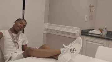 Zapatillas Chanel Low Top Trainer CC Triple White usadas por Lil Baby en All In (Video Oficial)