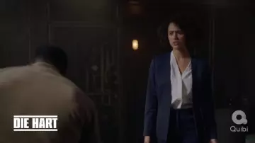 Blusa blanca usada por Jordan King (Nathalie Emmanuel) como se ve en Die Hart