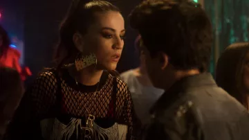 REBE earrings worn by Rebeca (Claudia Salas) in Elite (S03E06)