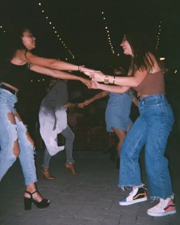 Re/Done Denim pants worn by Madelyn Cline on her Instagram account @madisonbaileybabe