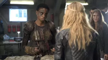 Knife used by Indra (Adina Porter) as seen in The 100 (Season 2 Episode 11)