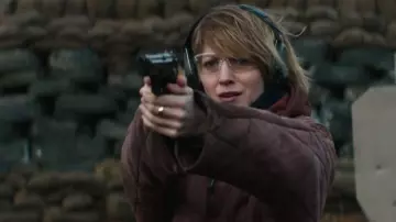 Le blouson Free People Dolman matelassée portée par Stephanie Patrick (Blake Lively) dans le film Le rythme de la vengeance