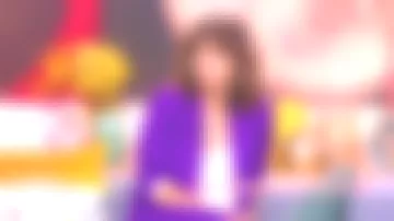 The jacket suit solid purple Faustine Bollaert in It starts today the 03.07.2020