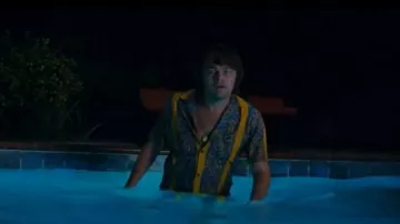La camisa retro a rayas que lució Rick Dalton (Leonardo DiCaprio) en la película Once Upon a Time... en Hollywood (2019)