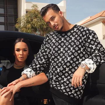 La sudadera Louis Vuitton que lleva Laurent Correia en su cuenta de Instagram @iam_billionaire 