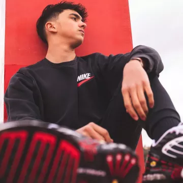 Les sneakers Nike TN rouges et blanches portées par Inoxtag sur son compte Instagram @inoxtagytb 