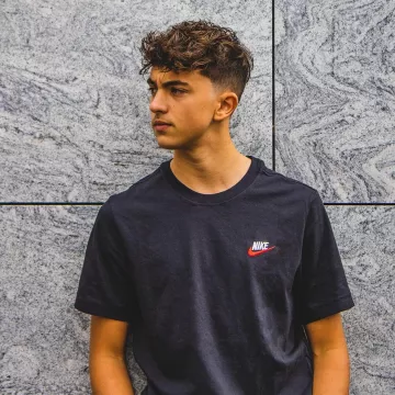 Le t-shirt Nike porté par Inoxtag sur son compte Instagram @inoxtagytb 