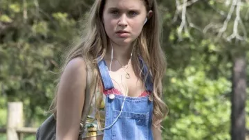 Lemon Print Bralette Crop Top porté par Amma Crellin (Eliza Scanlen) dans Sharp Objects (saison 1 épisode 3)