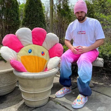 The pair of Vans X Takashi Murakami worn by Max Miller in his account Instagram @miller 