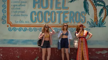 Marine sac de papier shorts portés par Brooke (Anna Camp) dans Desperados