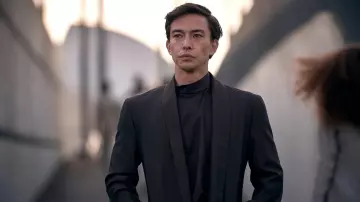 Black jacket worn by Henry Foster (Sen Mitsuji) in Brave New World (Season 1)