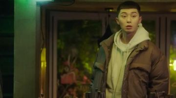 Minimal Puffer Down Parka Brown worn by Park Sae Ro Yi (Park Seo-joon) in Itaewon Class (S01E07)
