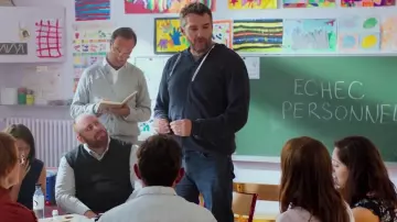 The sweatshirt hoody Arnaud Ducret in the film Divorce Club