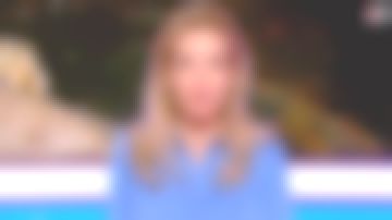 Camisa de satén azul de Sidonie Bonnec en Tout le monde à son mot à dire el 15.07.2020