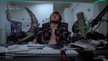 La chemise imprimée portée par Vald dans son clip Rappel